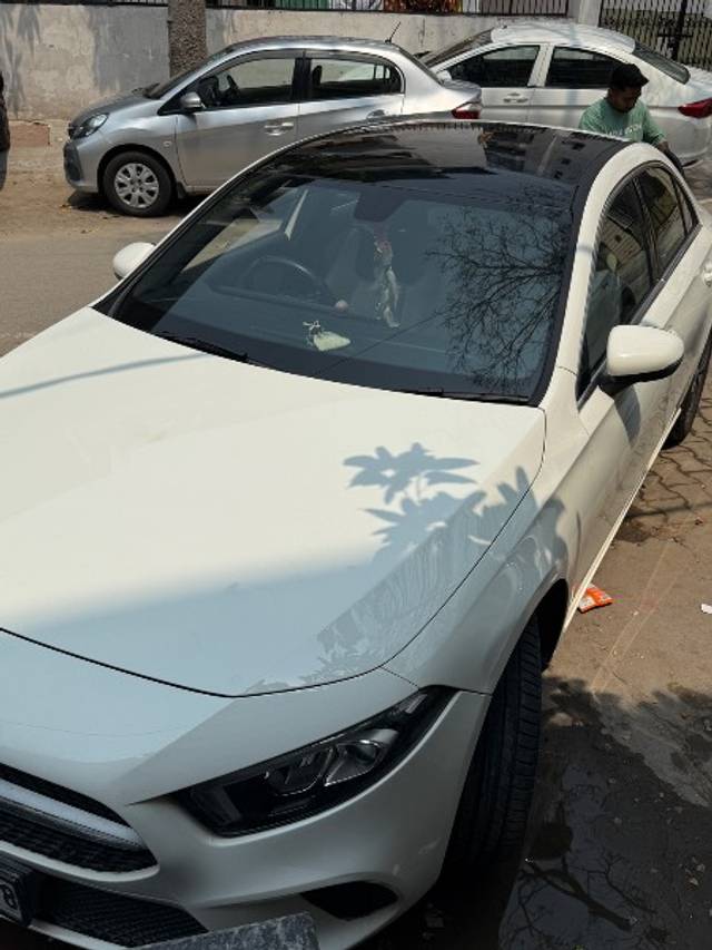 https://images10.gaadi.com/usedgaadi-sellcar/UsedCar/e544fbdea/d0ee6673-96cd-4519-a56e-8fd464c5bfda.jpeg?imwidth=6402