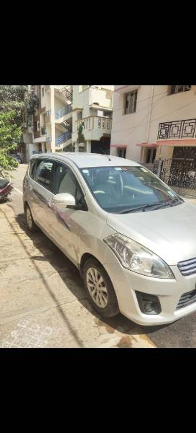 https://images10.gaadi.com/usedgaadi-sellcar/UsedCar/e5451dc3a/8f22ed68-e491-4619-805d-e476f055471a.jpg?imwidth=6401