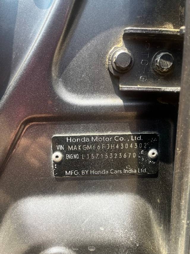https://images10.gaadi.com/usedgaadi-sellcar/UsedCar/e545aa8ea/bb0b05ff-9f54-4d88-a5bf-ede98a2a2d08.jpeg?imwidth=6402