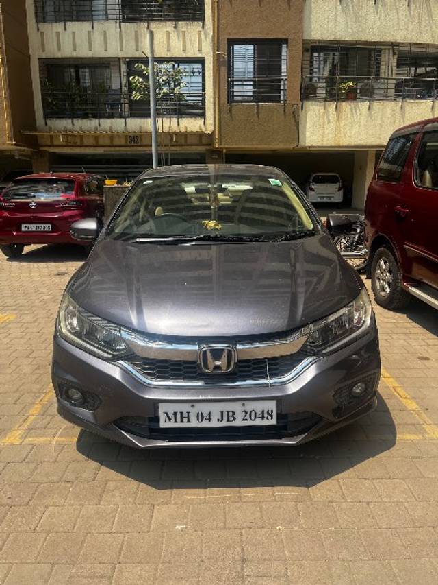 https://images10.gaadi.com/usedgaadi-sellcar/UsedCar/e545aa8ea/d2da8c57-f774-48e9-95e2-e72a27020131.jpeg?imwidth=6400