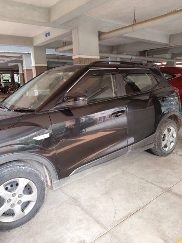 https://images10.gaadi.com/usedgaadi-sellcar/UsedCar/e54616a3a/ea9f9988-5218-4227-ad29-91a7ade45dd4.jpeg?imwidth=6402