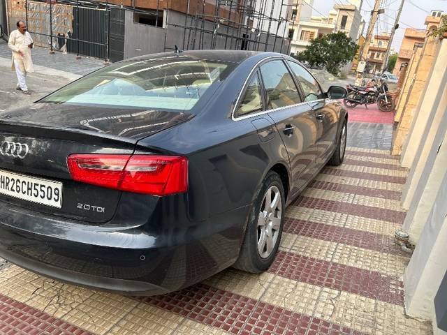 https://images10.gaadi.com/usedgaadi-sellcar/UsedCar/e5463229a/63f19cd3-ce21-4156-84e6-76bf8df4698c.jpeg?imwidth=6402