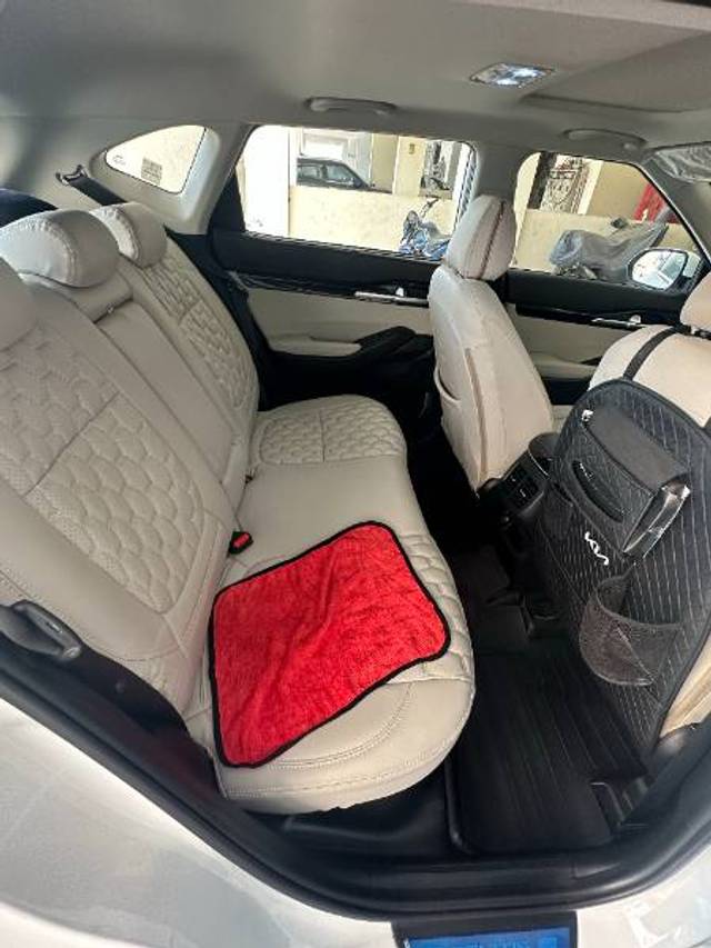 https://images10.gaadi.com/usedgaadi-sellcar/UsedCar/e546599fa/e1b3ef72-e3fd-4900-abe5-edccdf3e919f.jpg?imwidth=6402