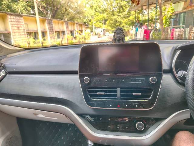 https://images10.gaadi.com/usedgaadi-sellcar/UsedCar/e5465a6ea/1398832f-059d-41b5-b1e7-6e4305048be6.jpg?imwidth=6400