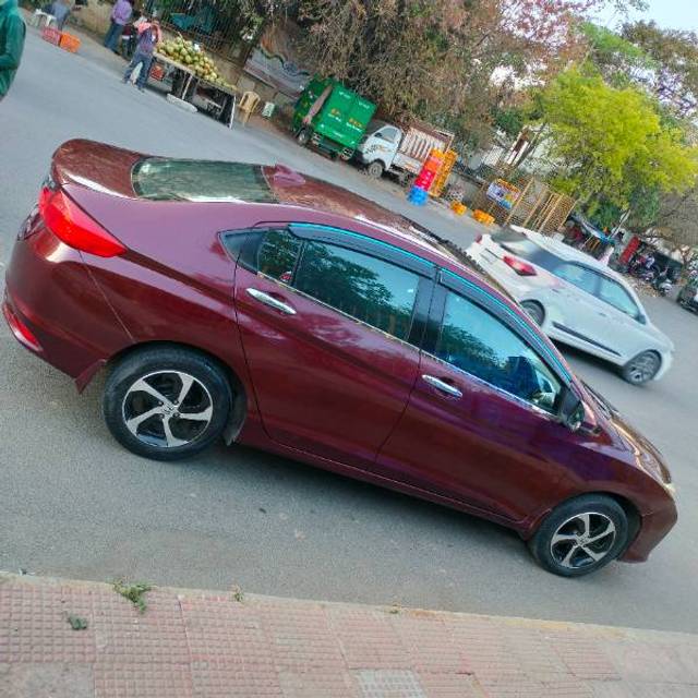 https://images10.gaadi.com/usedgaadi-sellcar/UsedCar/e546726ba/423b6eec-9e80-45af-8785-e5f65f4a7e12.jpg?imwidth=6400