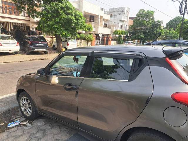 https://images10.gaadi.com/usedgaadi-sellcar/UsedCar/e546932ca/7ce9f4cf-984c-490c-b8a0-07a7104832d1.jpg?imwidth=6401