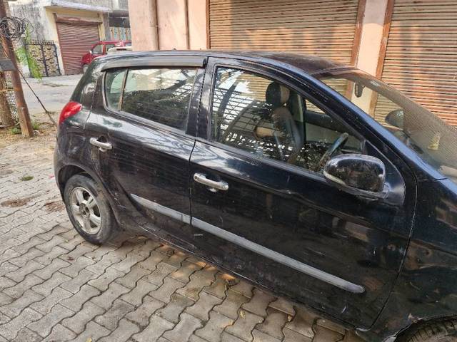 https://images10.gaadi.com/usedgaadi-sellcar/UsedCar/e546a5d7a/d86bfc88-4381-4fa2-9547-949e49e18e95.jpg?imwidth=6401