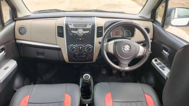 https://images10.gaadi.com/usedgaadi-sellcar/UsedCar/e546cbb2a/6d143ddd-db31-4479-b976-532d83cb5da5.jpg?imwidth=6402