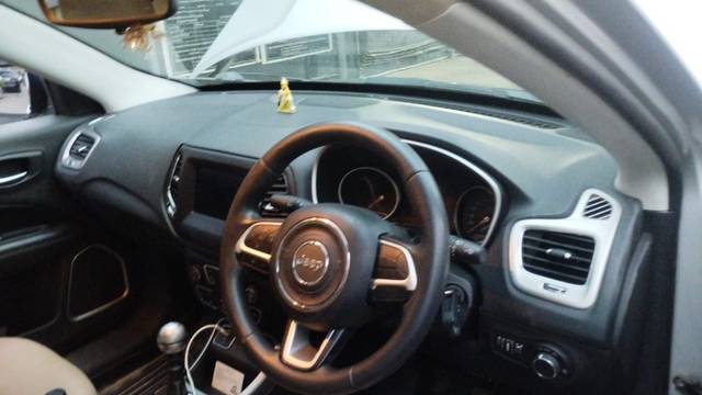https://images10.gaadi.com/usedgaadi-sellcar/UsedCar/e546fc5ca/8624f3e9-a007-4b0b-9b62-98d7dc2364f9.jpeg?imwidth=6402