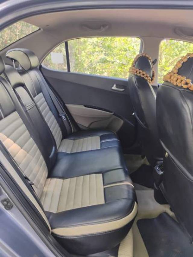 https://images10.gaadi.com/usedgaadi-sellcar/UsedCar/e5472cc6a/becf9a40-8df1-4b6a-b8f9-99418e04bebf.jpg?imwidth=6402