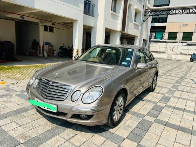 https://images10.gaadi.com/usedgaadi-sellcar/UsedCar/e5472db2a/34886325-d54f-4cde-b2db-bf87e27989c1.jpeg?imwidth=6401