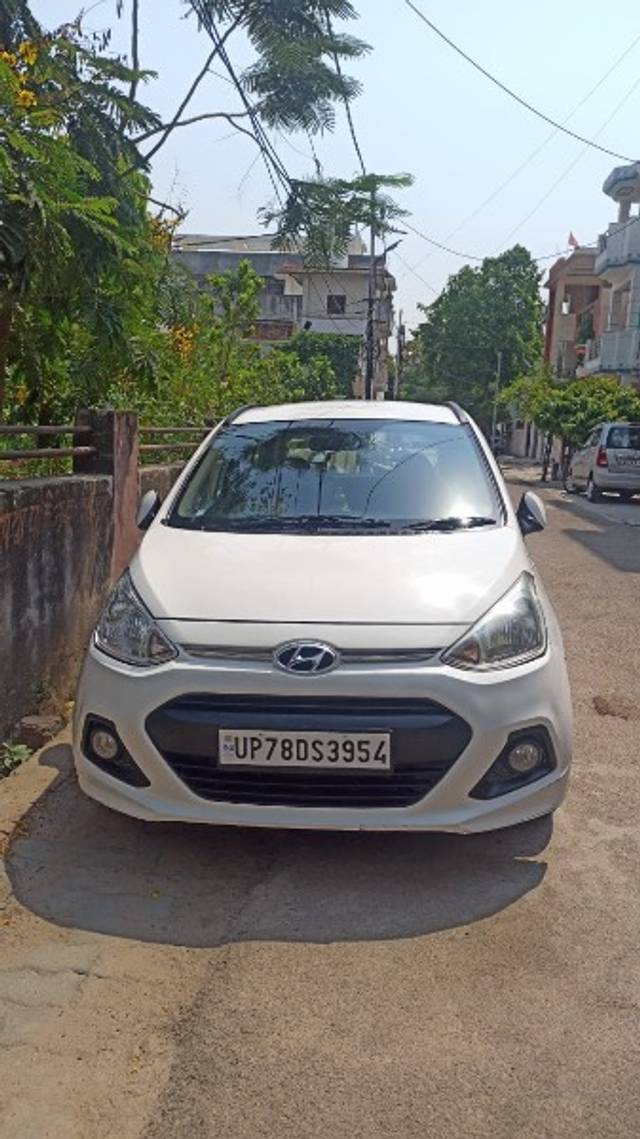 https://images10.gaadi.com/usedgaadi-sellcar/UsedCar/e54735f8a/5aa59ab6-6908-43ed-bdec-de742b071f75.jpeg?imwidth=6400