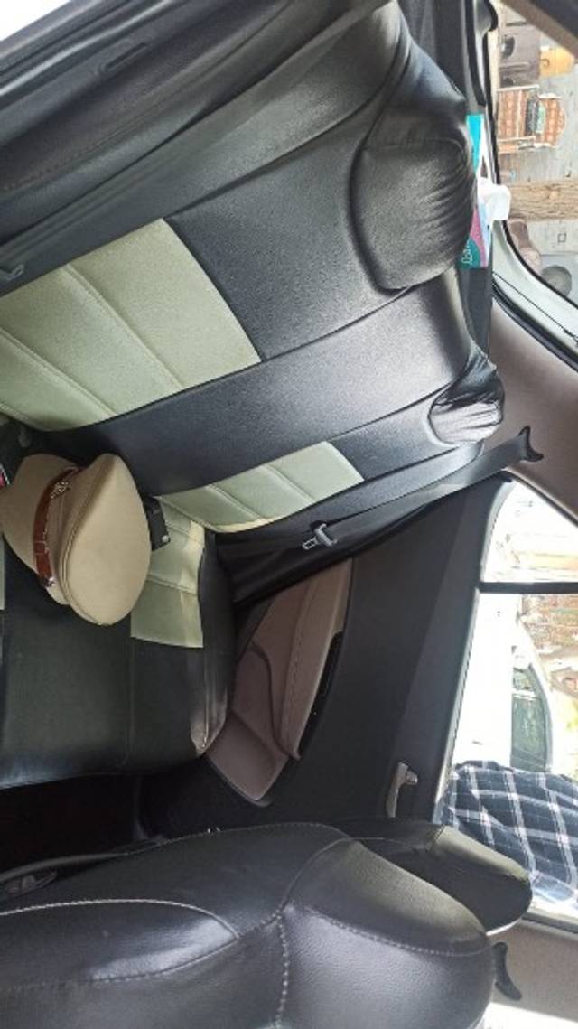 https://images10.gaadi.com/usedgaadi-sellcar/UsedCar/e54735f8a/abb576e3-ca69-41c5-b07f-16179e95eb2e.jpeg?imwidth=6402