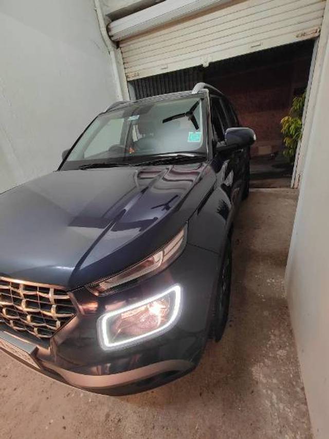 https://images10.gaadi.com/usedgaadi-sellcar/UsedCar/e5475120a/f98e176b-113e-4934-bde5-44421693d136.jpg?imwidth=6401