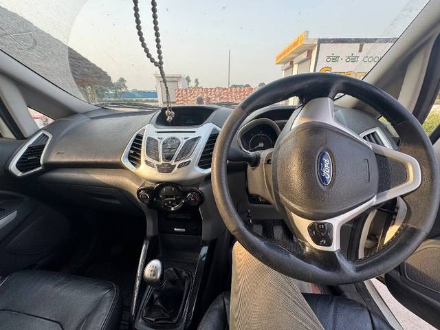 https://images10.gaadi.com/usedgaadi-sellcar/UsedCar/e547fee0a/a4026098-0193-4cfb-b91e-fc319abb4fe5.jpeg?imwidth=6401