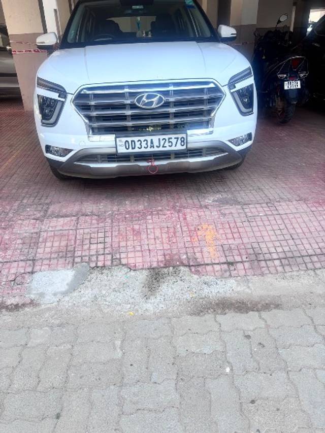 https://images10.gaadi.com/usedgaadi-sellcar/UsedCar/e5480757a/56f1862e-aa52-4114-8474-8dca60dd3d96.jpeg?imwidth=6402