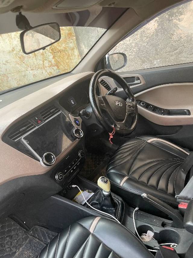 https://images10.gaadi.com/usedgaadi-sellcar/UsedCar/e5481f48a/68867942-c890-4129-96bb-5f316cb8d1a5.jpeg?imwidth=6402