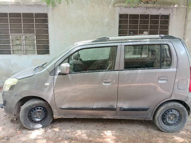 https://images10.gaadi.com/usedgaadi-sellcar/UsedCar/e5482cf3a/583f249f-22a4-4d36-ab11-9f1688b6ca0b.jpg?imwidth=6401