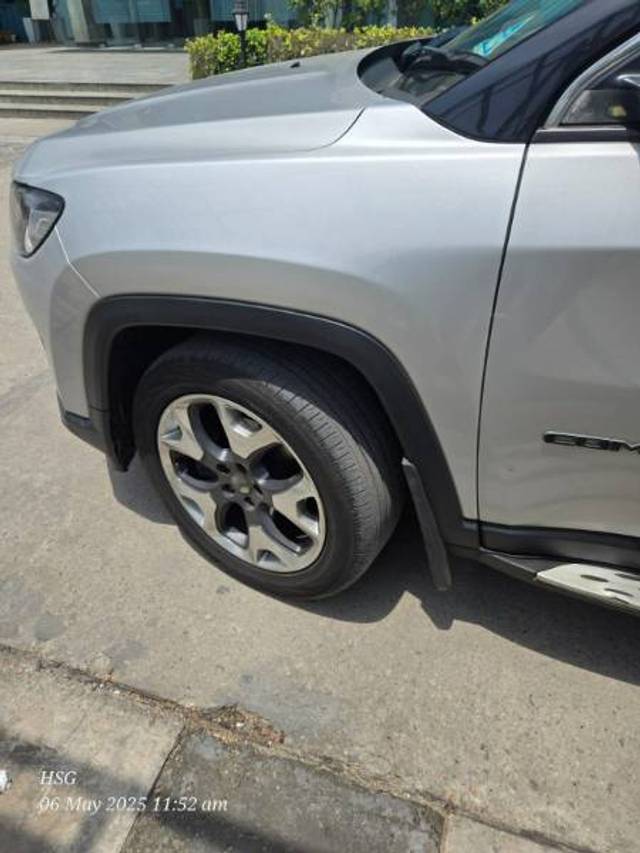 https://images10.gaadi.com/usedgaadi-sellcar/UsedCar/e54833cda/1081fd58-3fcd-43aa-ae02-c12aeb66c66a.jpg?imwidth=6402
