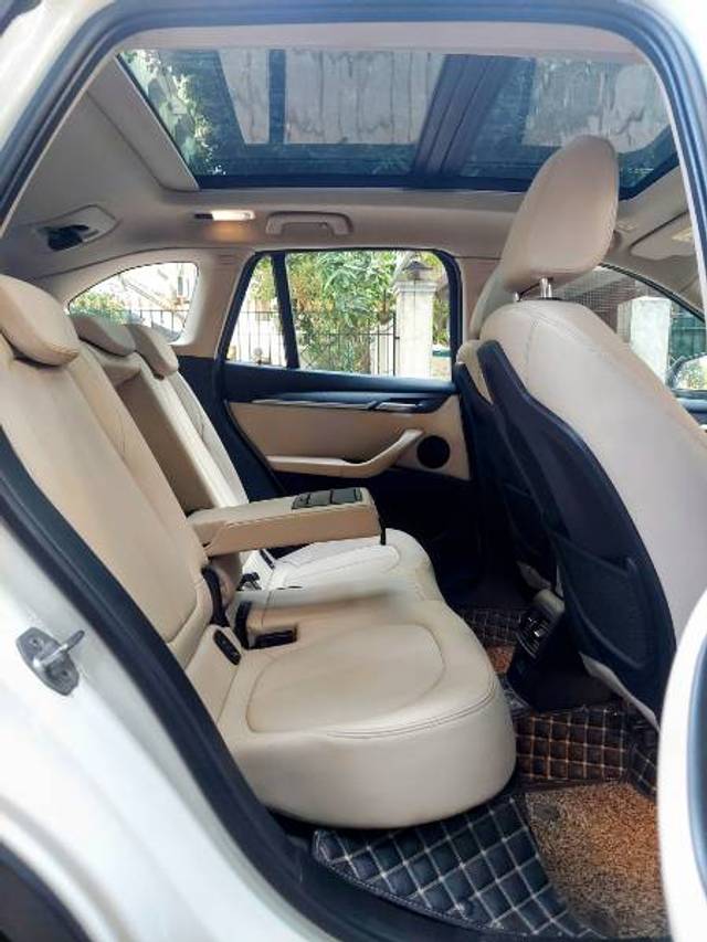 https://images10.gaadi.com/usedgaadi-sellcar/UsedCar/e5487afaa/1adb904d-7bf7-4cf6-b14d-5ce989269f4a.jpg?imwidth=6402
