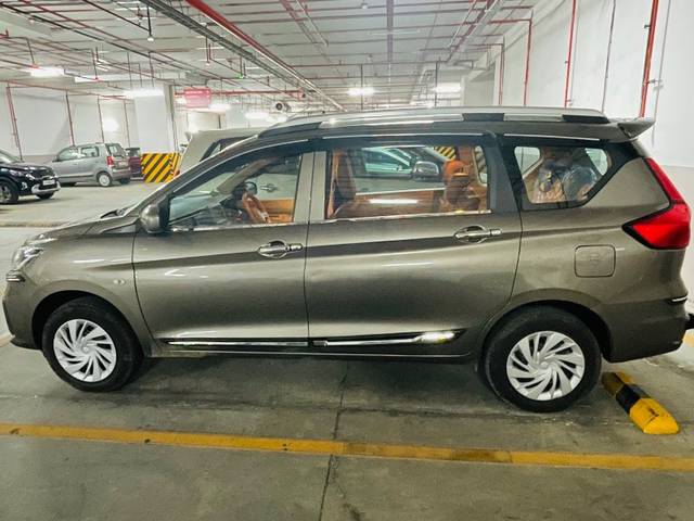 https://images10.gaadi.com/usedgaadi-sellcar/UsedCar/e54882faa/105a842d-771c-4584-a485-6f1173950d81.jpeg?imwidth=6400