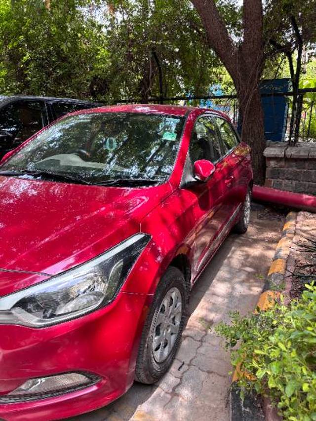 https://images10.gaadi.com/usedgaadi-sellcar/UsedCar/e548eb62a/3d2ce1f9-92c7-4efa-ae61-9ffeb2a2b859.JPG?imwidth=6400