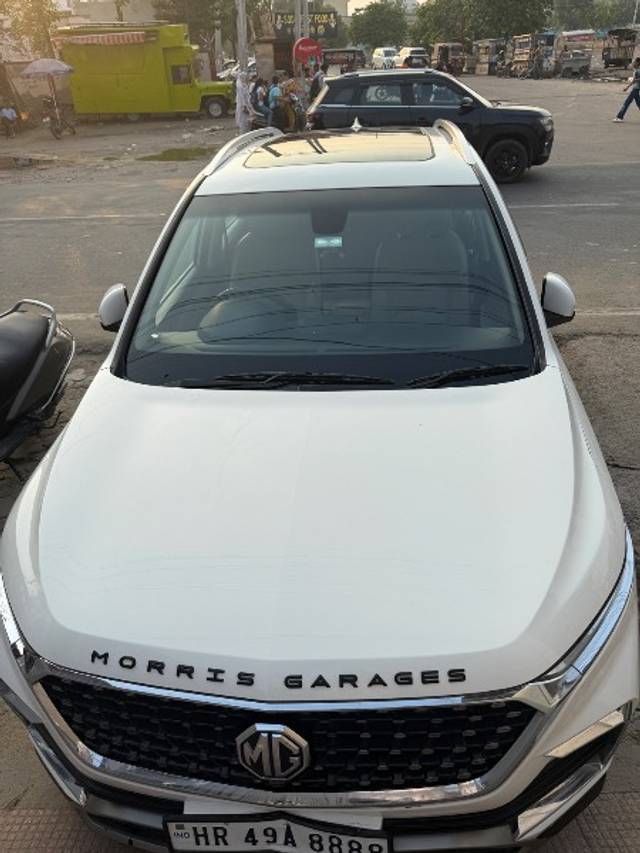 https://images10.gaadi.com/usedgaadi-sellcar/UsedCar/e54943a4a/2eb2c6f8-bbff-4e81-a5aa-eb9f648f05ef.jpeg?imwidth=6400