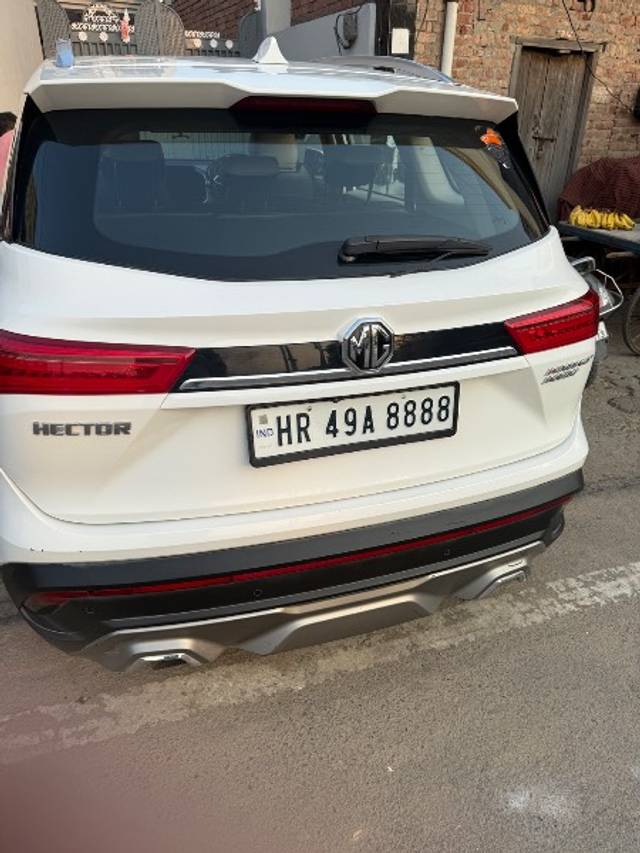 https://images10.gaadi.com/usedgaadi-sellcar/UsedCar/e54943a4a/668231c2-ac06-4625-a3aa-6667c704afd3.jpeg?imwidth=6401