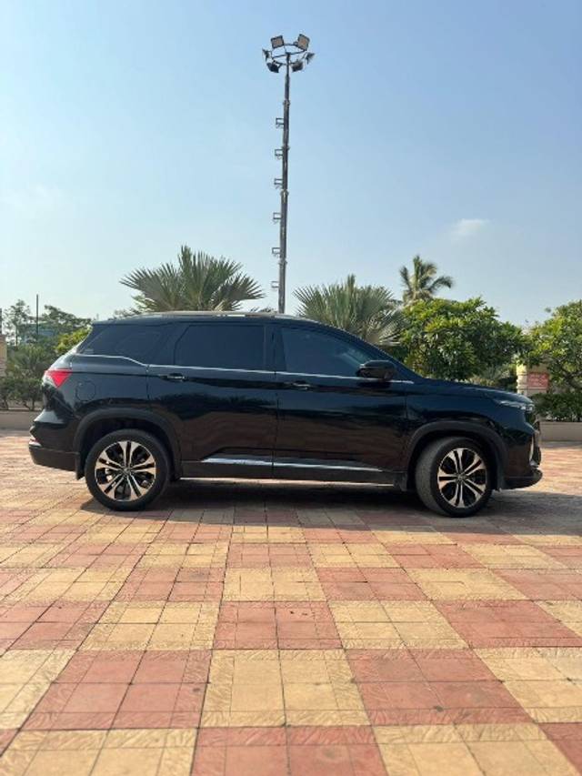 https://images10.gaadi.com/usedgaadi-sellcar/UsedCar/e5496cada/0f790681-6bd6-45c5-a386-1b2eac3ac370.jpeg?imwidth=6401