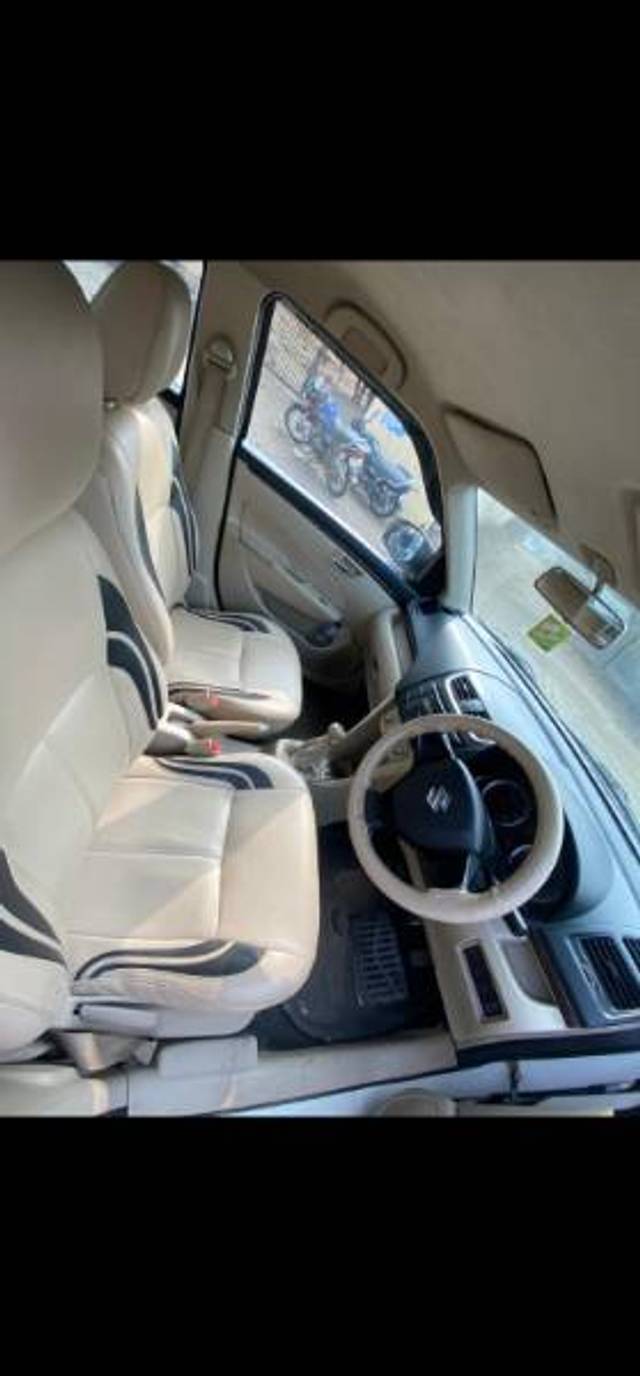 https://images10.gaadi.com/usedgaadi-sellcar/UsedCar/e54ac2fea/7f62ef2a-9e54-4494-a400-05da98077cfe.jpg?imwidth=6402