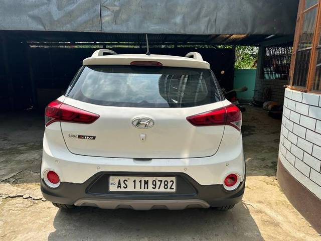 https://images10.gaadi.com/usedgaadi-sellcar/UsedCar/e54adfc9a/3648df8f-cda0-439f-ba91-b0c8a710bbd0.jpeg?imwidth=6400