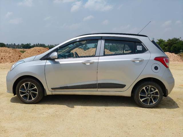https://images10.gaadi.com/usedgaadi-sellcar/UsedCar/e54af0c0a/46707f9e-a161-4e50-8035-668957c63307.jpg?imwidth=6402