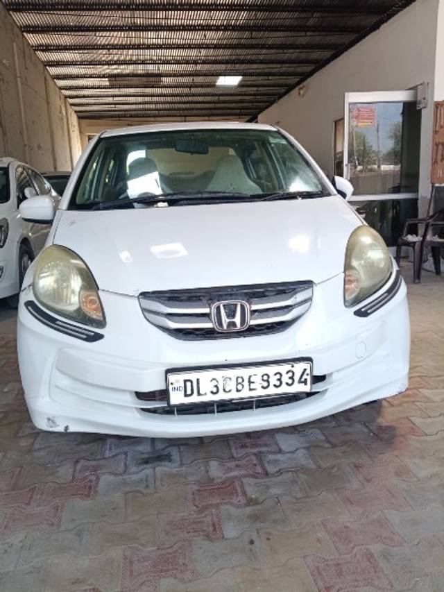 https://images10.gaadi.com/usedgaadi-sellcar/UsedCar/e54b0b63a/2b2d797f-22bb-485a-8fc9-b87cd20a290b.jpeg?imwidth=6400