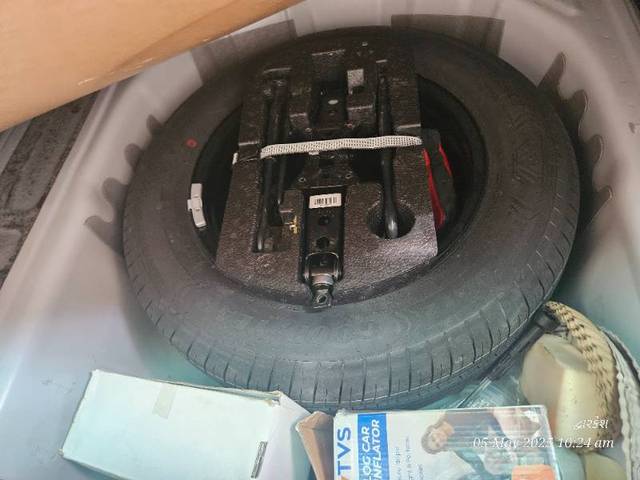 https://images10.gaadi.com/usedgaadi-sellcar/UsedCar/e54b56cea/80dcb83a-8069-4b15-9f4f-ede19258fb21.jpg?imwidth=6402