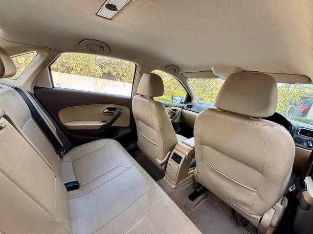 https://images10.gaadi.com/usedgaadi-sellcar/UsedCar/e54b9b6ea/faa3dc9f-fee2-4c6d-81e8-6a63dde11e1b.jpeg?imwidth=6402