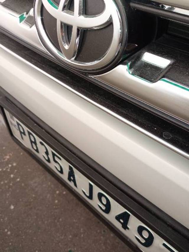 https://images10.gaadi.com/usedgaadi-sellcar/UsedCar/e54bc473a/7c4d5a03-5945-46d2-a1bc-e060d063d25b.jpg?imwidth=6401