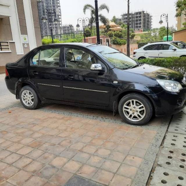 https://images10.gaadi.com/usedgaadi-sellcar/UsedCar/e54be213a/925d9c70-9741-4c34-bbb2-20afca142dab.jpg?imwidth=6400