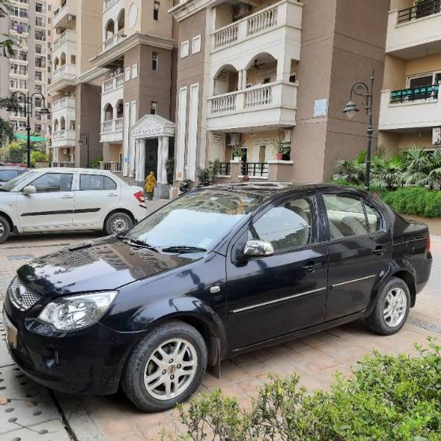 https://images10.gaadi.com/usedgaadi-sellcar/UsedCar/e54be213a/af954972-e0fc-41a9-83c2-9376608ef3a6.jpg?imwidth=6401