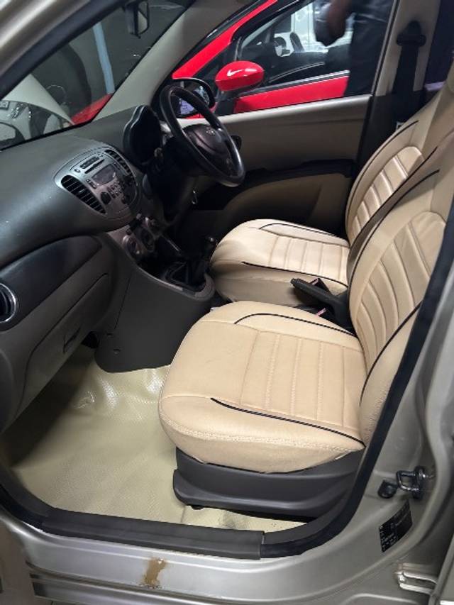 https://images10.gaadi.com/usedgaadi-sellcar/UsedCar/e54bead6a/044a5f9c-f4ce-41f4-92be-19d27090f13f.jpeg?imwidth=6402