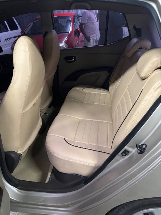 https://images10.gaadi.com/usedgaadi-sellcar/UsedCar/e54bead6a/577029ca-778d-4ef3-ba80-3a56359f6bd9.jpeg?imwidth=6401