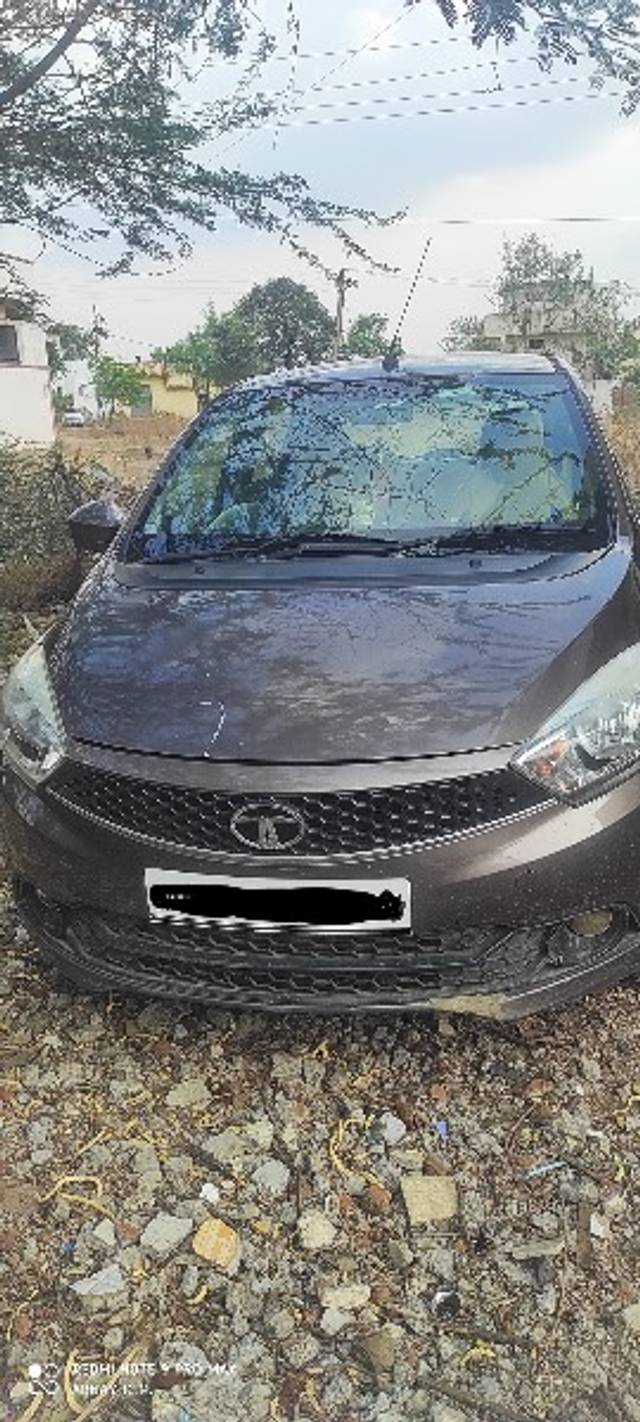 https://images10.gaadi.com/usedgaadi-sellcar/UsedCar/e54c1a0da/473a88a5-f4ca-491c-88fb-bba3326da370.jpeg?imwidth=6400