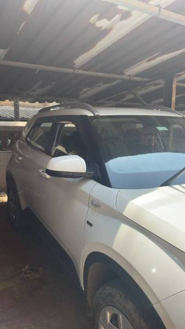 https://images10.gaadi.com/usedgaadi-sellcar/UsedCar/e54c5d42a/b6b4e357-ffc9-4508-ae92-2d21cfb53385.jpeg?imwidth=6401