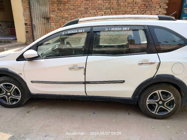 https://images10.gaadi.com/usedgaadi-sellcar/UsedCar/e54c968da/6eddfaa9-3d36-429e-96b0-2190c1bb399a.jpg?imwidth=6402