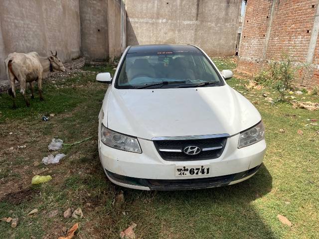 https://images10.gaadi.com/usedgaadi-sellcar/UsedCar/e54cc400a/012acd78-0298-4b82-b86a-9d2f74acf54a.jpeg?imwidth=6400