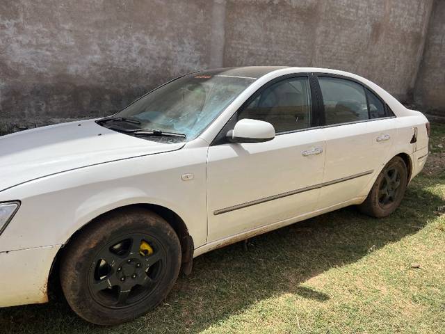 https://images10.gaadi.com/usedgaadi-sellcar/UsedCar/e54cc400a/5ad9bbd2-ab75-4d82-a3f5-2e2a45509e37.jpeg?imwidth=6402