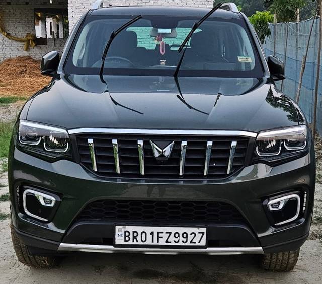 https://images10.gaadi.com/usedgaadi-sellcar/UsedCar/e54ce6a0a/9caaa940-874e-4194-aec0-ec23ba0a1fb4.jpeg?imwidth=6400