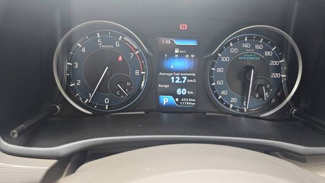 https://images10.gaadi.com/usedgaadi-sellcar/UsedCar/e54cfcc1a/b786279f-be89-4ffc-aa42-725bd2956f35.jpg?imwidth=6401