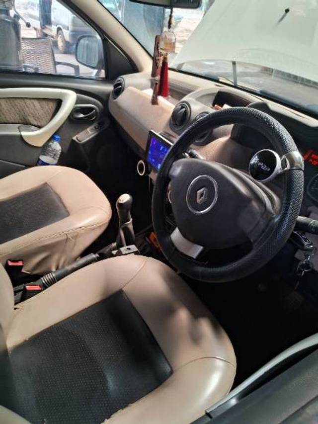 https://images10.gaadi.com/usedgaadi-sellcar/UsedCar/e54cff56a/21222791-e395-4efc-a4b6-04dbc9640550.jpg?imwidth=6402