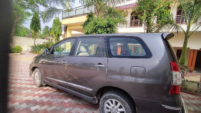 https://images10.gaadi.com/usedgaadi-sellcar/UsedCar/e54d4b76a/50eccfd0-8c42-4f1b-ad98-e9cd125d7a0b.jpg?imwidth=6401