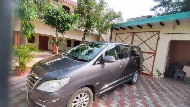 https://images10.gaadi.com/usedgaadi-sellcar/UsedCar/e54d4b76a/fdd3a47a-7822-48eb-88f6-6ce4500c750e.jpg?imwidth=6400